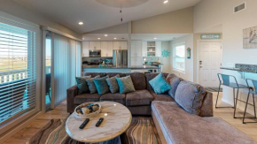 AH-G226 Remodeled Second Floor Condo, Shared Pool & Hot Tub, Near Marina